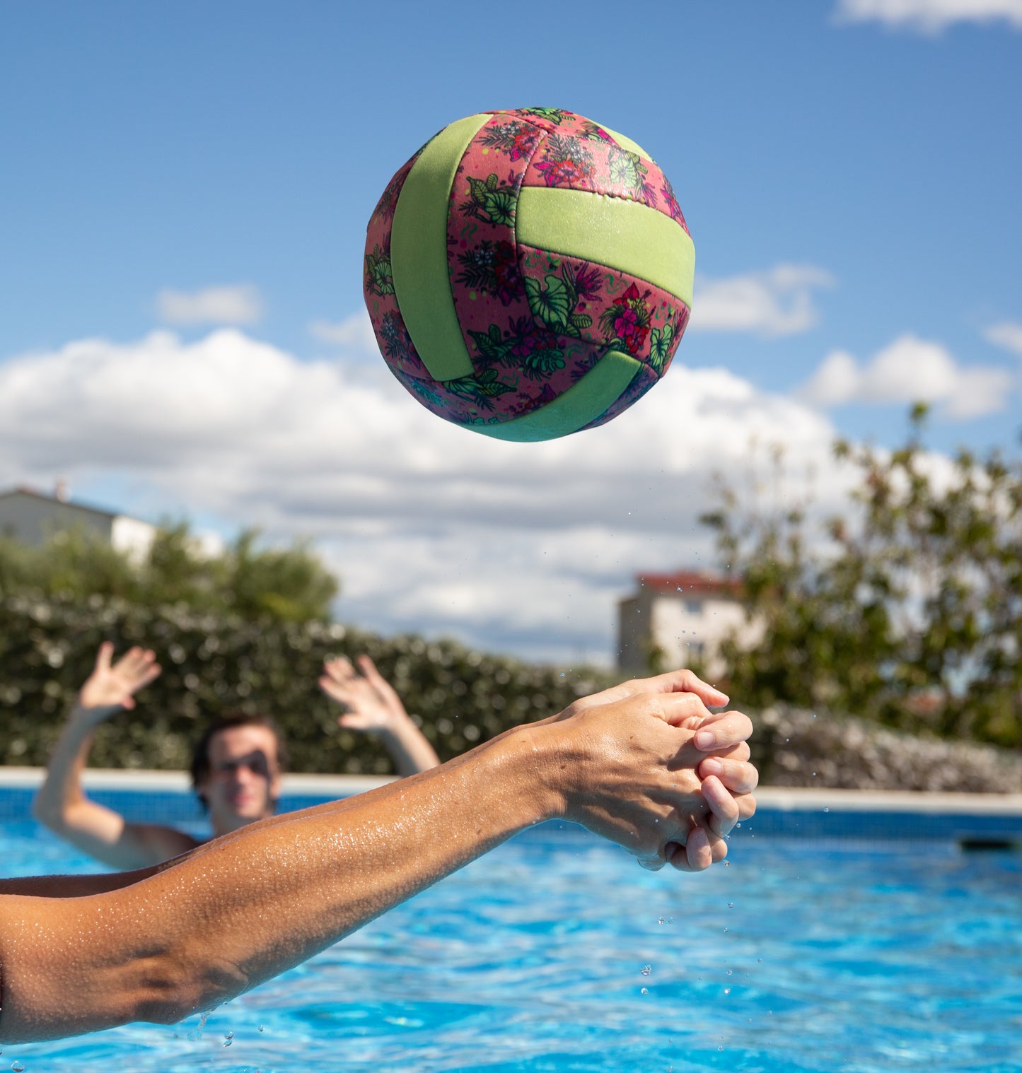 TROPICAL WATER VOLLEYBALL