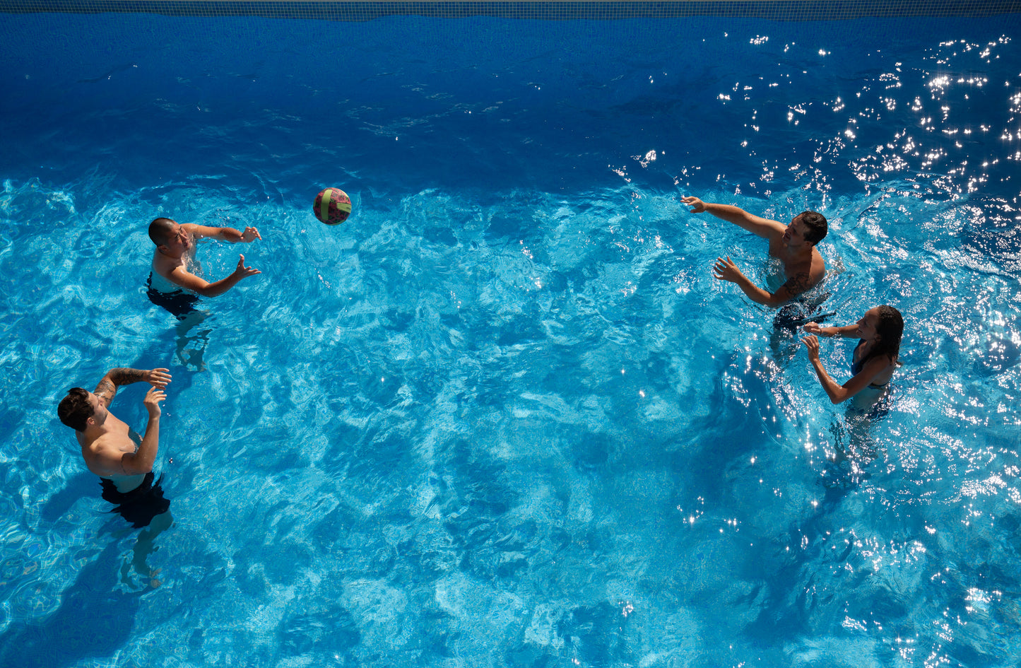 TROPICAL WATER VOLLEYBALL